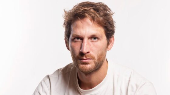 Altuğ Elveriş, Netflix’in Kuveyt yapımı “Chasing Shadows” dizisinde