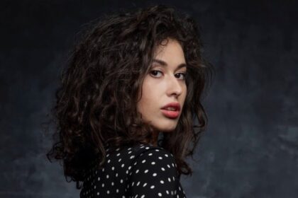 Hande Yılmaz “Güneye Giderken”in Kumsal’ı oldu