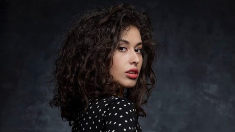 Hande Yılmaz “Güneye Giderken”in Kumsal’ı oldu