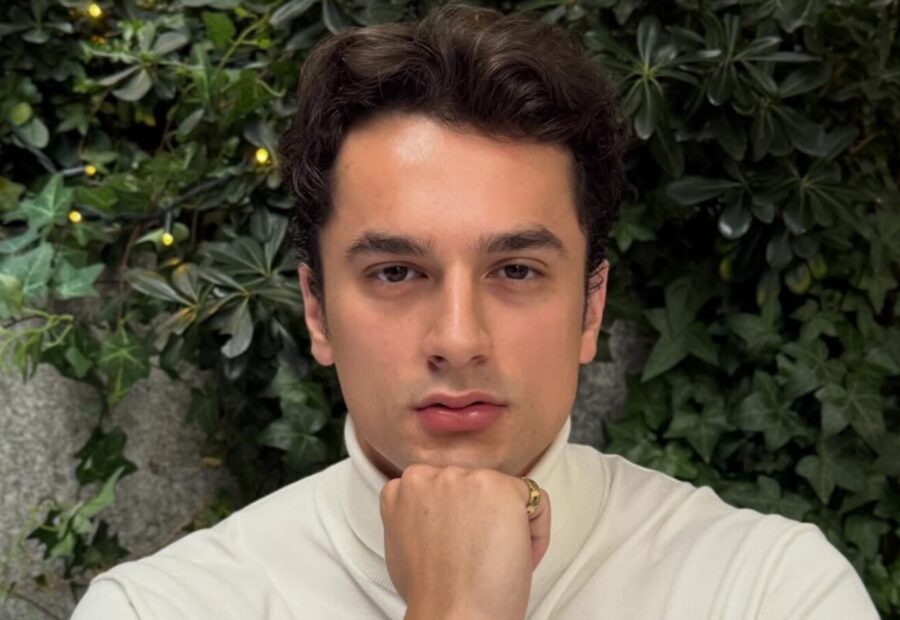 Emir Sarıhan “Daha 17” dizisinde