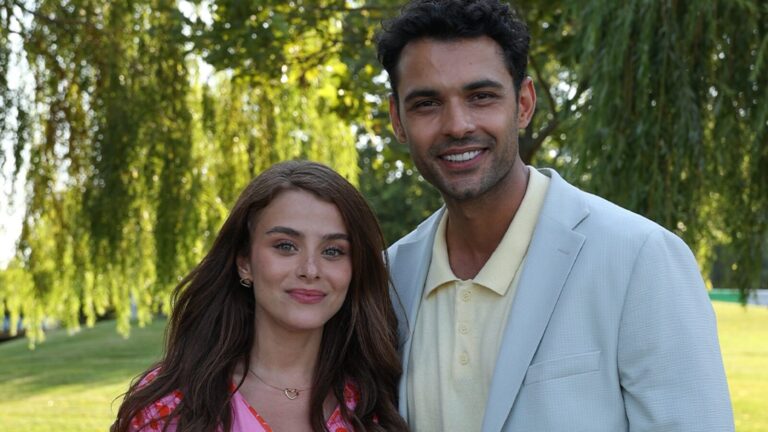 Evlilik Güzeldir’in Yasemin ve Sinan’ı İlayda Alişan ile Berk Bakioğlu’ndan ilk fotoğraf