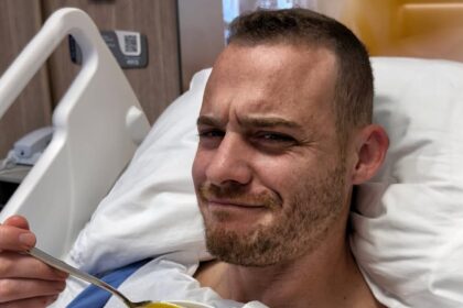 Kerem Bürsin safra kesesinden ameliyatı oldu