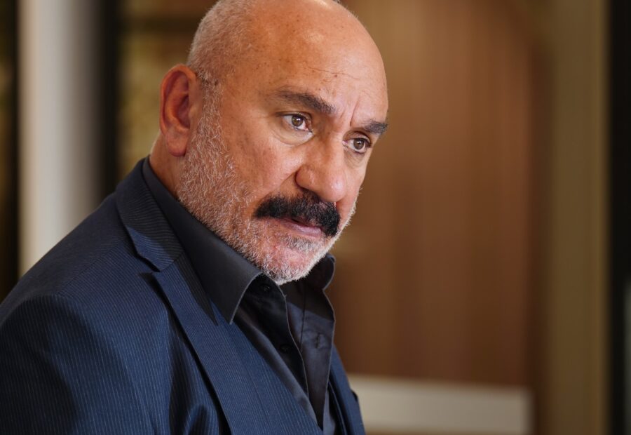 Mustafa Avkıran “Uzak Şehir” dizisinde