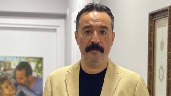 Mustafa Üstündağ “A.B.İ.” dizisiyle ekrana dönüyor