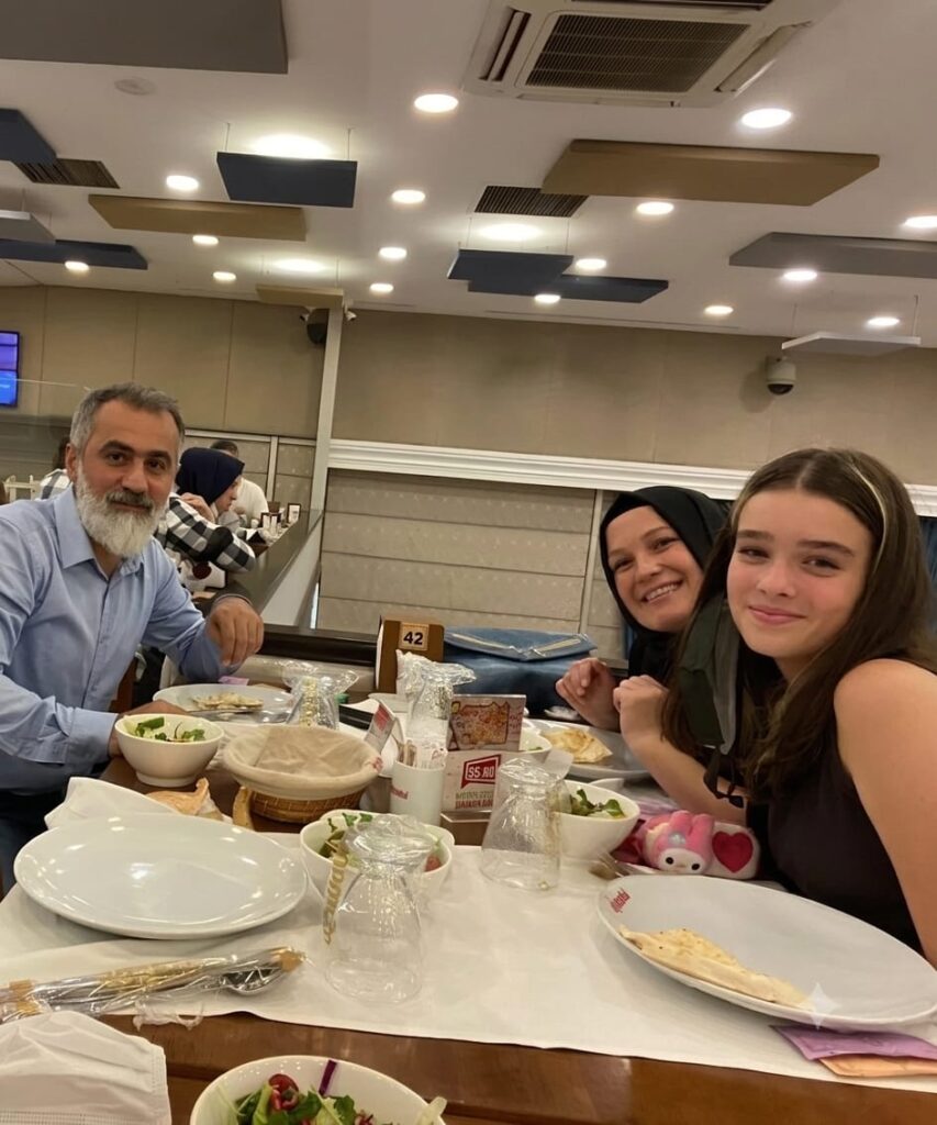“Yeraltı” dizisinin Melek’i Ülkü Hilal Çiftçi’nin babası Ünal Çiftçi’den kızının menajeri ve partneri Hakan Çelebi hakkında suç duyurusu