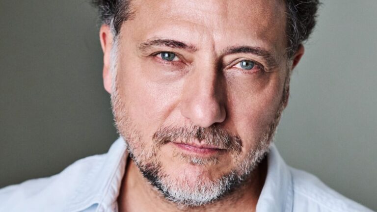 Yiğit Özşener “Düğün Şarkıcısı” filminin Muzaffer’i oldu