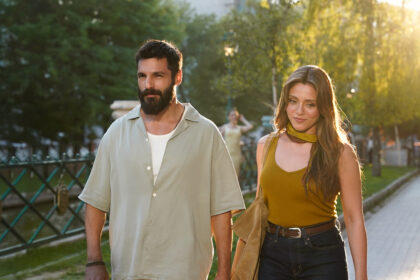 Sıla Türkoğlu ve Serkan Çayoğlu’lu “The Knot: Gateway to Anatolia” dizisinden yeni kareler