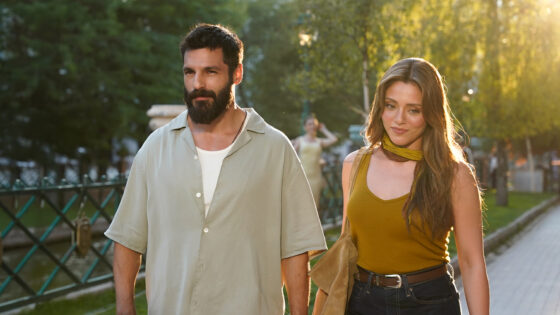 Sıla Türkoğlu ve Serkan Çayoğlu’lu “The Knot: Gateway to Anatolia” dizisinden yeni kareler