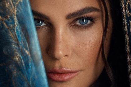 Hülya Avşar "Kanlı Nigar Müzikali"yle sahnede