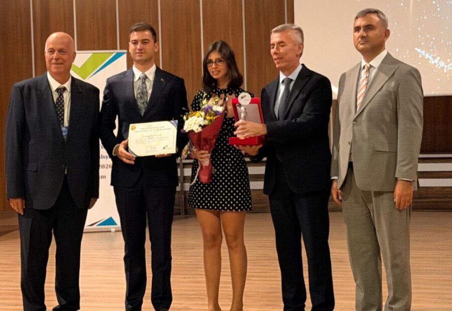 “Taşacak Bu Deniz”in Fadime’si Zeynep Atılgan’a fizik onur ödülü