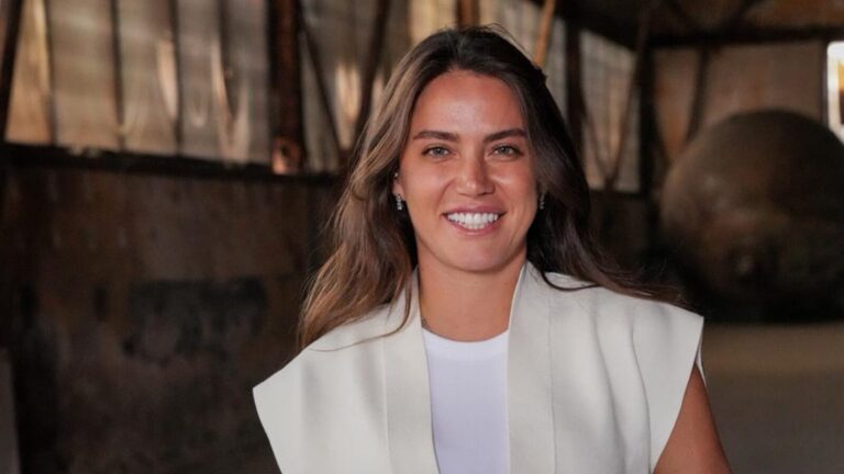 Ceyda Ateş dikey dizi “Peki… Ama”nın yapımcısı oldu