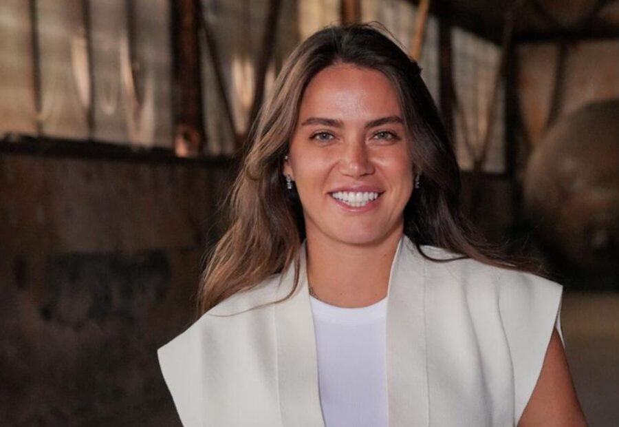 Ceyda Ateş dikey dizi “Peki… Ama”nın yapımcısı oldu