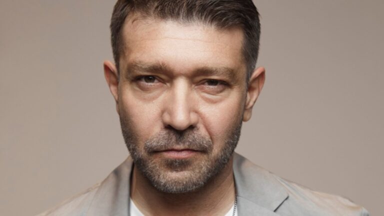 Emre Başer tabii’nin “Davet Musab” dizisinde