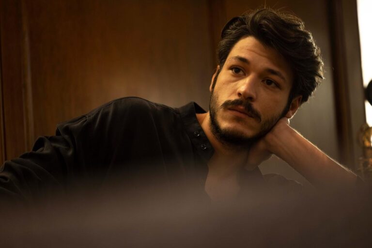 Adanalı oyuncu Kubilay Aka Altın Koza’da jüri koltuğunda