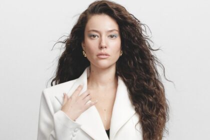 Pelin Akil "Ölüm Bizi Ayırana Dek" dizisiyle setlere dönüyor