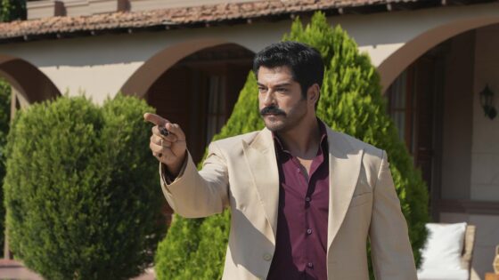 Burak Özçivit’in Cannes çıkarması