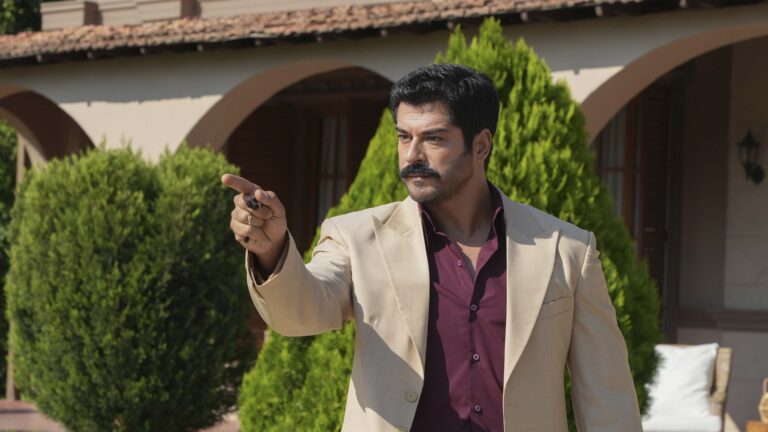 Burak Özçivit’in Cannes çıkarması