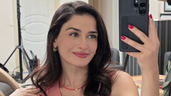 Esra Şahin “Anne Yarısı’nda